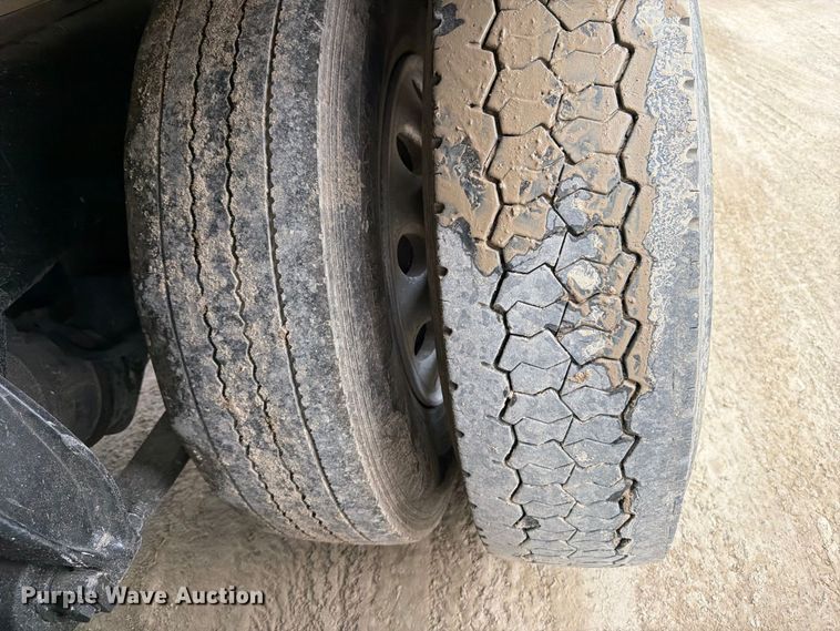 image for item OE9728 2007 Sterling Truck LT9500 dump truck