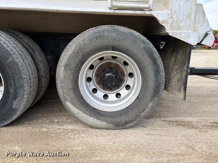 image for item OE9728 2007 Sterling Truck LT9500 dump truck