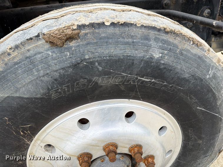 image for item OE9728 2007 Sterling Truck LT9500 dump truck