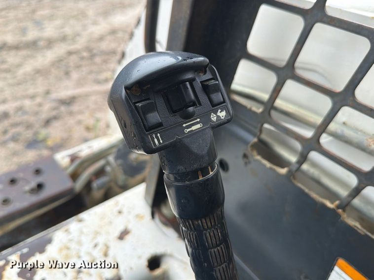 image for item OE9735 2008 Bobcat S150 skid steer loader