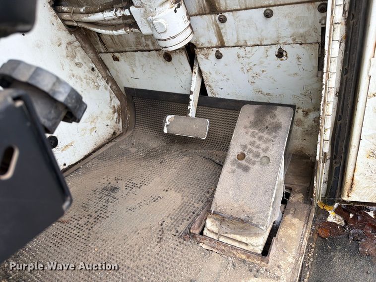 image for item OE9736 1997 Elgin Pelican P series sweeper