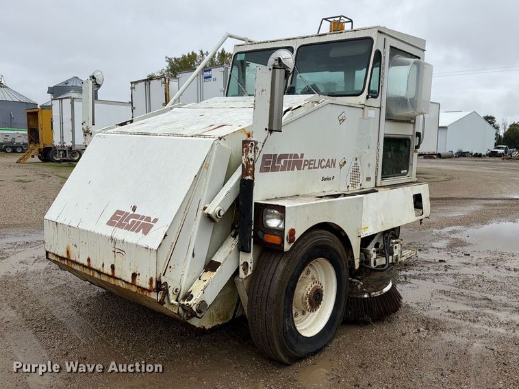 image for item OE9737 1999 Elgin Pelican P series sweeper