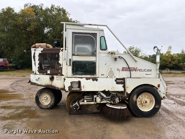 image for item OE9737 1999 Elgin Pelican P series sweeper