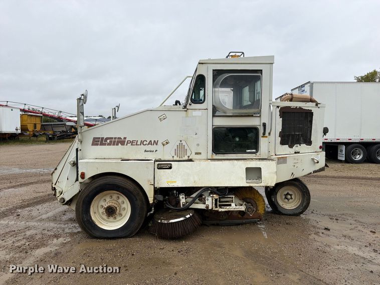 image for item OE9737 1999 Elgin Pelican P series sweeper