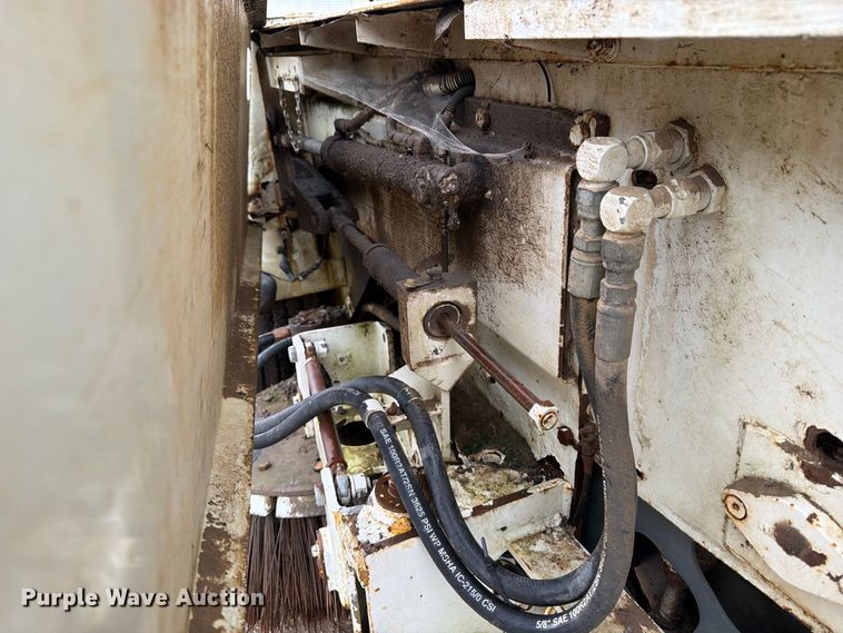 image for item OE9737 1999 Elgin Pelican P series sweeper