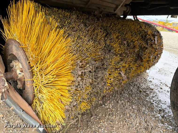 image for item OE9737 1999 Elgin Pelican P series sweeper
