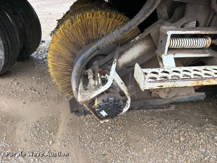 image for item OE9737 1999 Elgin Pelican P series sweeper