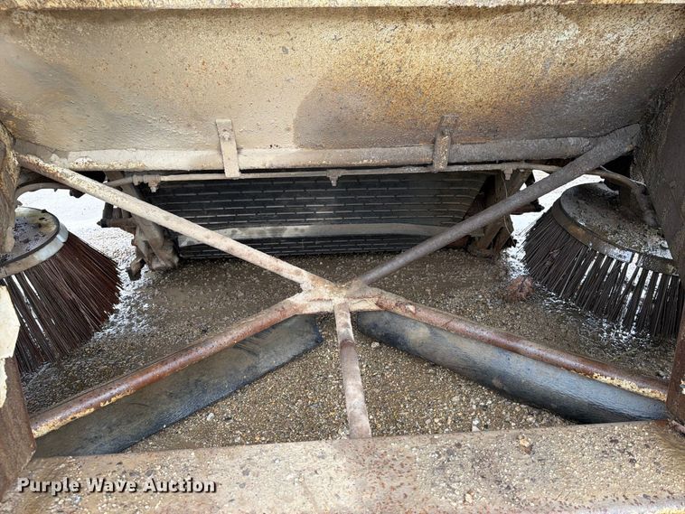image for item OE9737 1999 Elgin Pelican P series sweeper