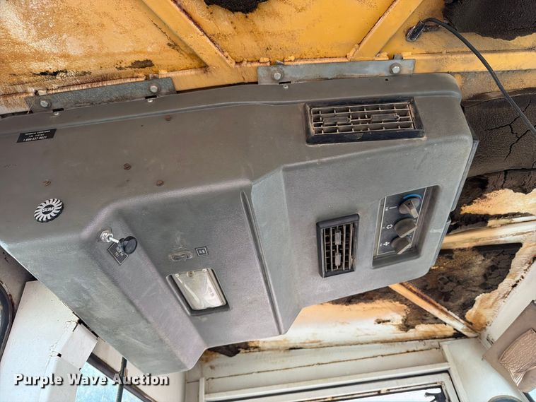 image for item OE9737 1999 Elgin Pelican P series sweeper