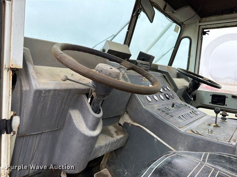 image for item OE9737 1999 Elgin Pelican P series sweeper