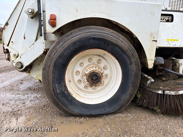 image for item OE9737 1999 Elgin Pelican P series sweeper