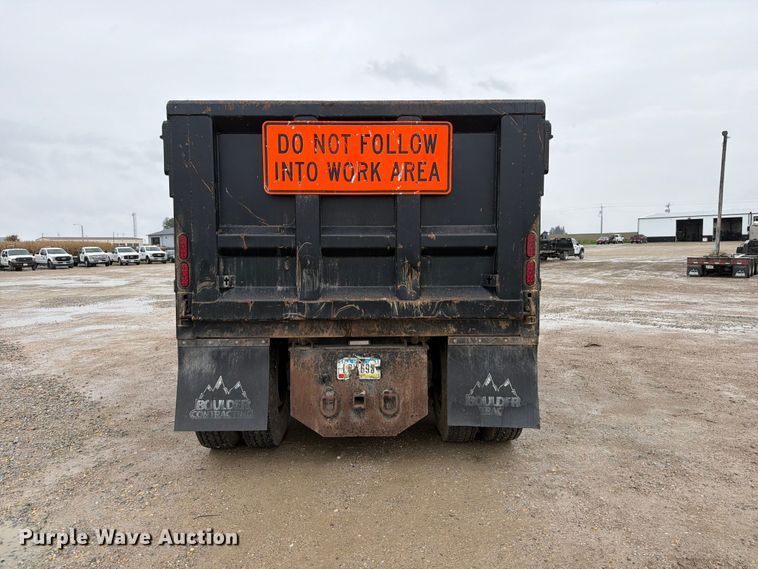 image for item OE9739 1996 Freightliner Conventional dump truck