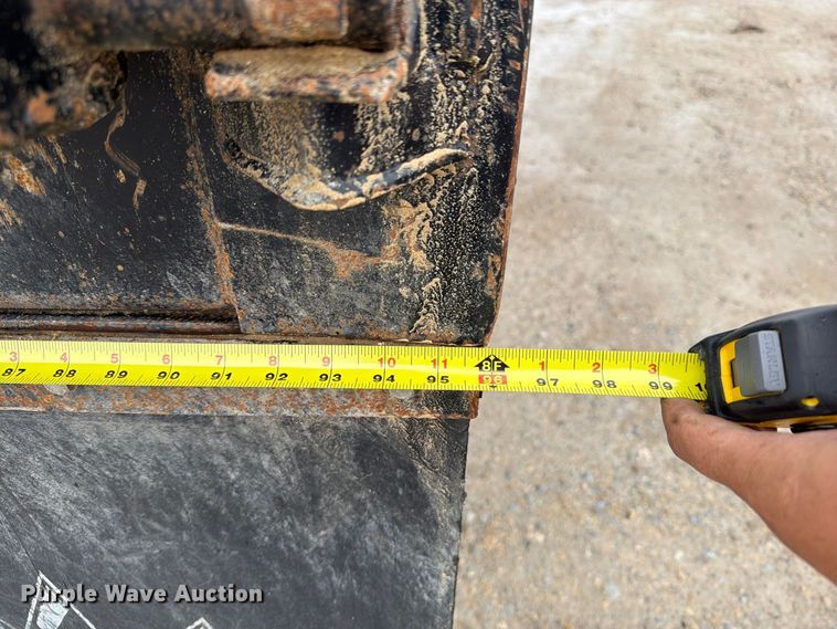 image for item OE9739 1996 Freightliner Conventional dump truck