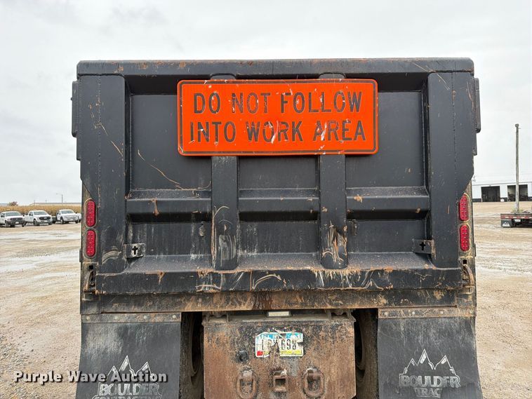 image for item OE9739 1996 Freightliner Conventional dump truck