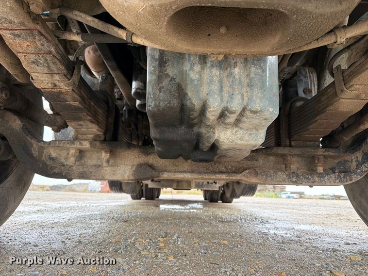 image for item OE9739 1996 Freightliner Conventional dump truck