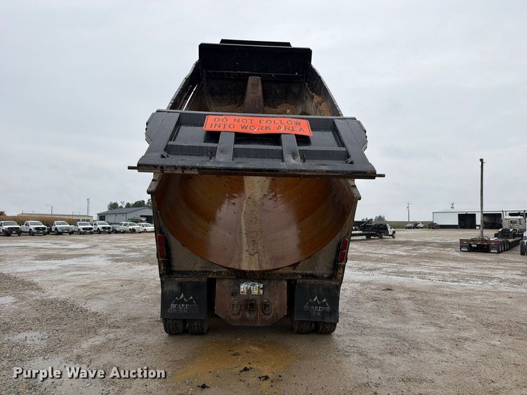 image for item OE9739 1996 Freightliner Conventional dump truck