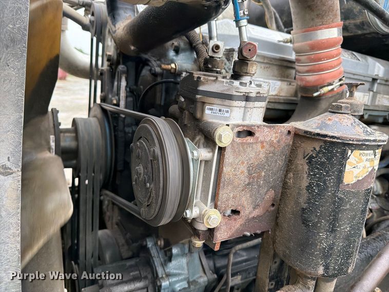 image for item OE9739 1996 Freightliner Conventional dump truck