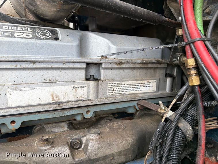 image for item OE9739 1996 Freightliner Conventional dump truck
