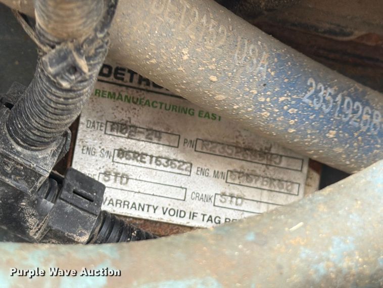 image for item OE9739 1996 Freightliner Conventional dump truck