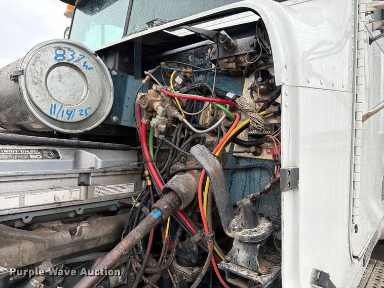 image for item OE9739 1996 Freightliner Conventional dump truck