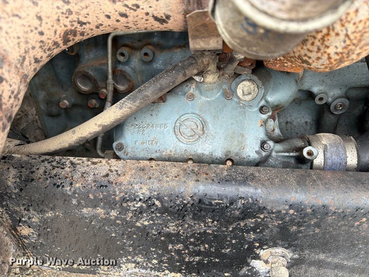 image for item OE9739 1996 Freightliner Conventional dump truck
