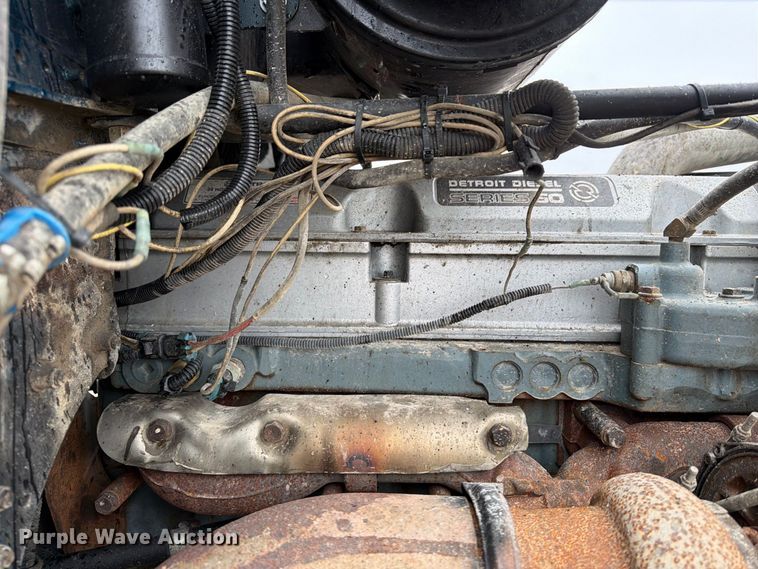 image for item OE9739 1996 Freightliner Conventional dump truck