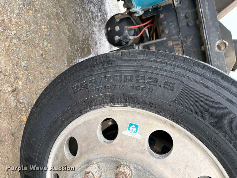 image for item OE9739 1996 Freightliner Conventional dump truck