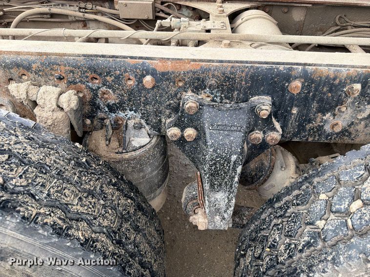image for item OE9739 1996 Freightliner Conventional dump truck