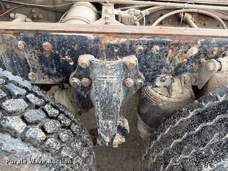 image for item OE9739 1996 Freightliner Conventional dump truck