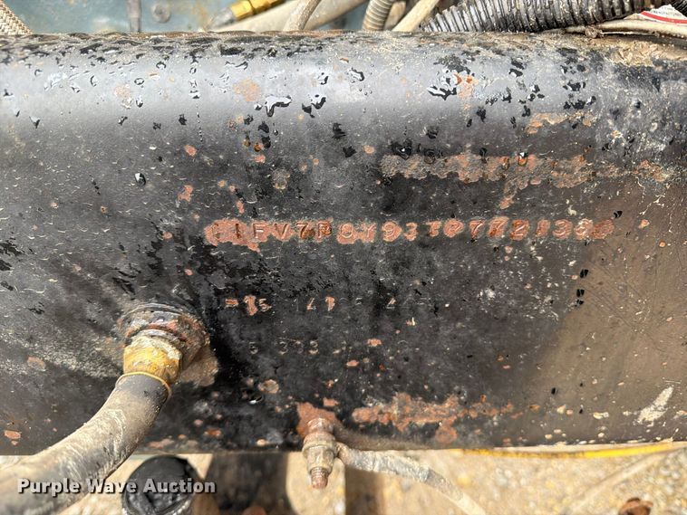 image for item OE9739 1996 Freightliner Conventional dump truck