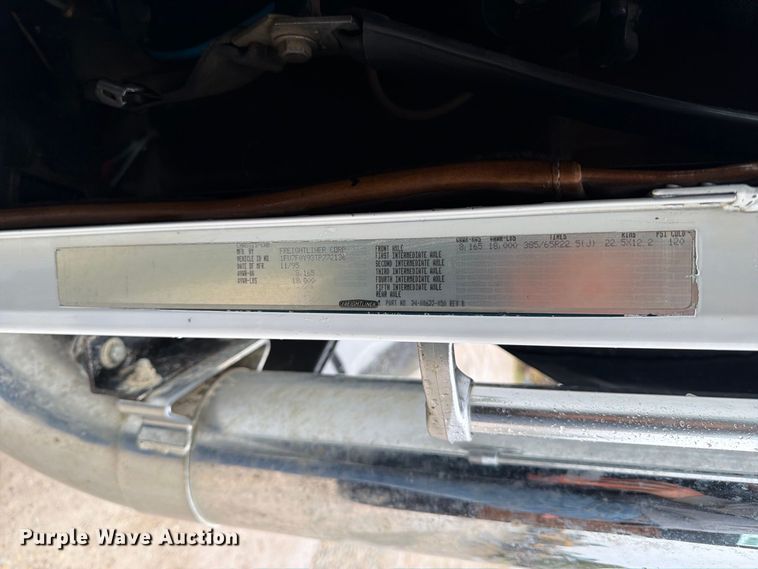 image for item OE9739 1996 Freightliner Conventional dump truck