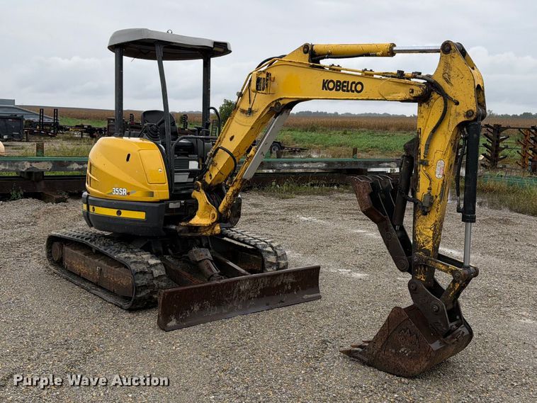image for item OE9740 2007 Kobelco SK35SR-3 mini excavator