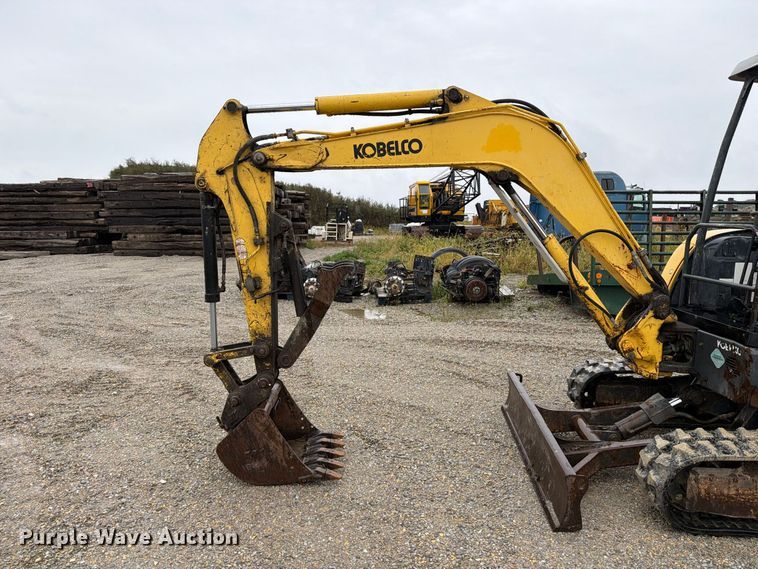 image for item OE9740 2007 Kobelco SK35SR-3 mini excavator