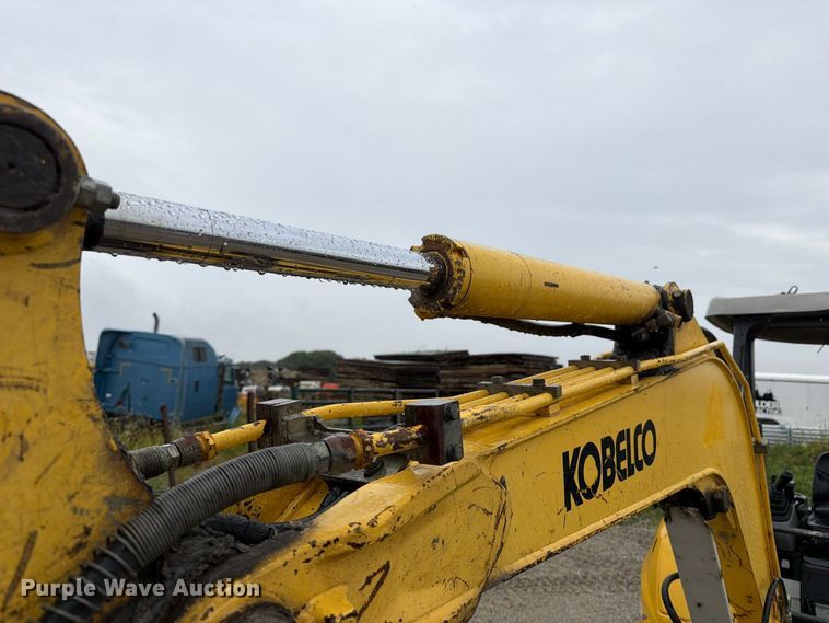 image for item OE9740 2007 Kobelco SK35SR-3 mini excavator