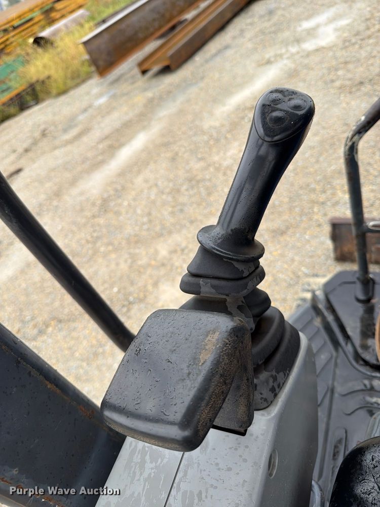 image for item OE9740 2007 Kobelco SK35SR-3 mini excavator