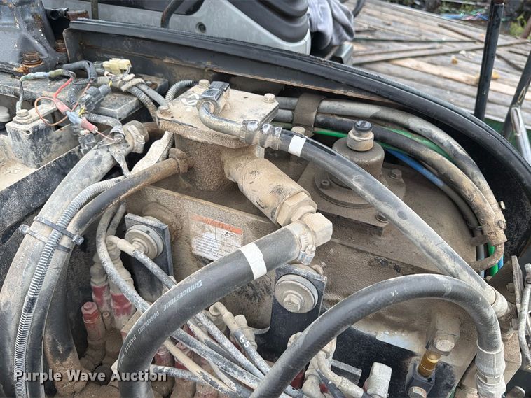 image for item OE9740 2007 Kobelco SK35SR-3 mini excavator