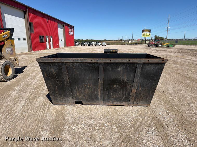image for item OE9746 John Deere SD84 skid steer side discharge bucket