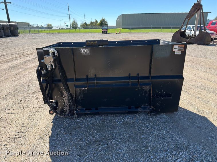 image for item OE9746 John Deere SD84 skid steer side discharge bucket