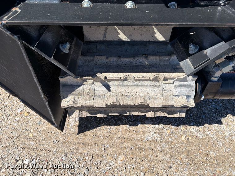 image for item OE9746 John Deere SD84 skid steer side discharge bucket