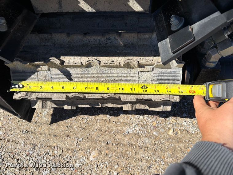 image for item OE9746 John Deere SD84 skid steer side discharge bucket