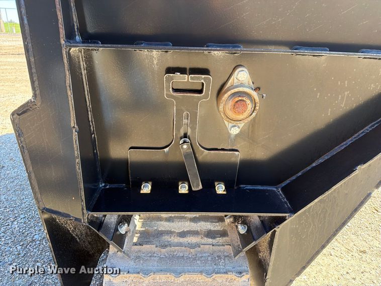 image for item OE9746 John Deere SD84 skid steer side discharge bucket