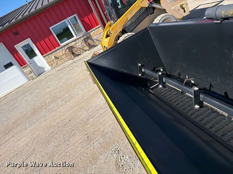 image for item OE9746 John Deere SD84 skid steer side discharge bucket