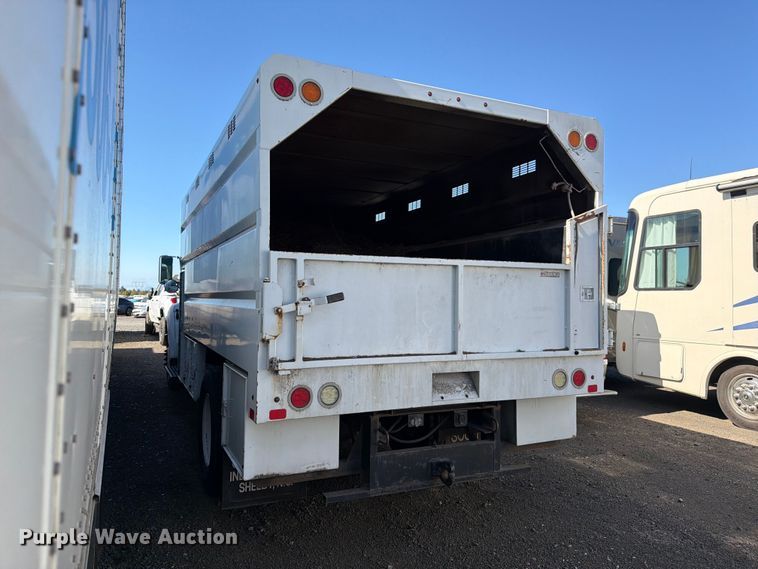 image for item YA3441 2015 Ford F650 Super Duty chipper truck