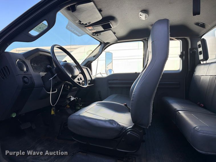 image for item YA3441 2015 Ford F650 Super Duty chipper truck