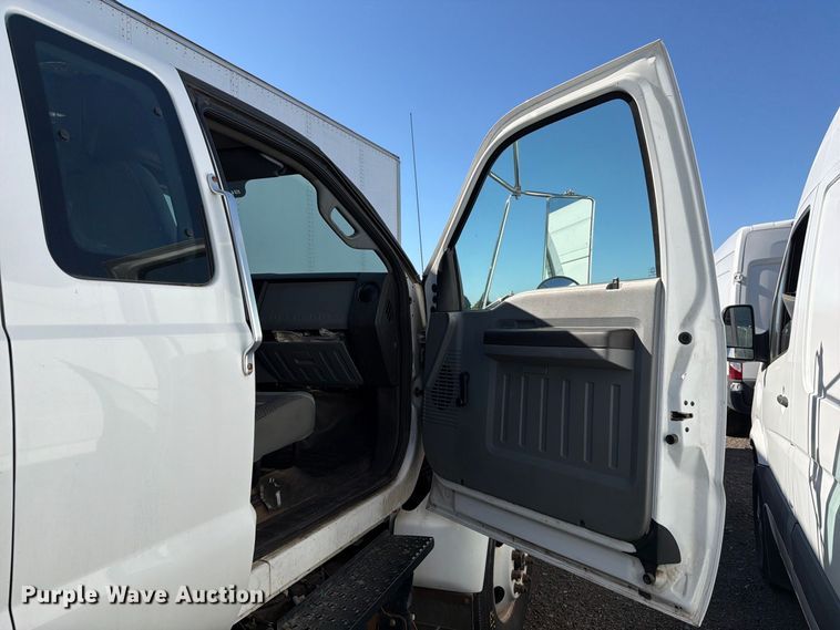 image for item YA3441 2015 Ford F650 Super Duty chipper truck