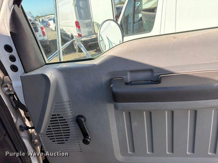 image for item YA3441 2015 Ford F650 Super Duty chipper truck