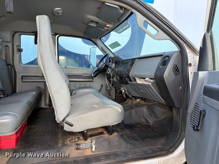 image for item YA3441 2015 Ford F650 Super Duty chipper truck