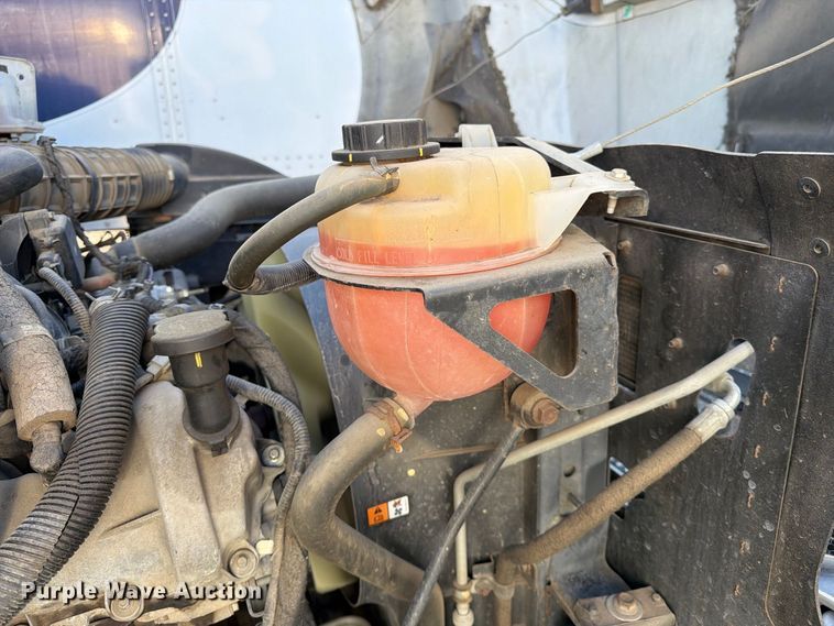 image for item YA3441 2015 Ford F650 Super Duty chipper truck