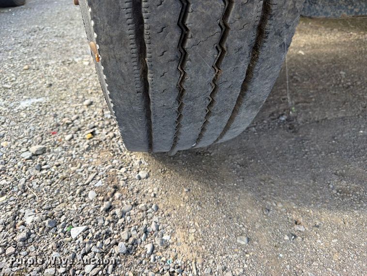 image for item YA3441 2015 Ford F650 Super Duty chipper truck