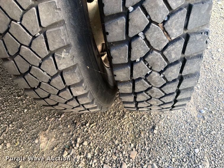 image for item YA3441 2015 Ford F650 Super Duty chipper truck